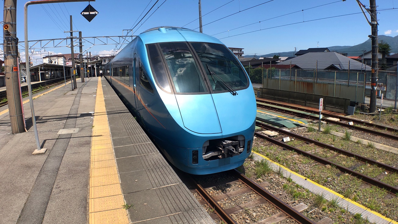 御殿場から新宿へ フェルメール ブルーの小田急ロマンスカー ふじさん号 ケニチblog 御殿場から新宿へ フェルメール ブルーの小田急ロマンスカー ふじさん号 ケニチblog
